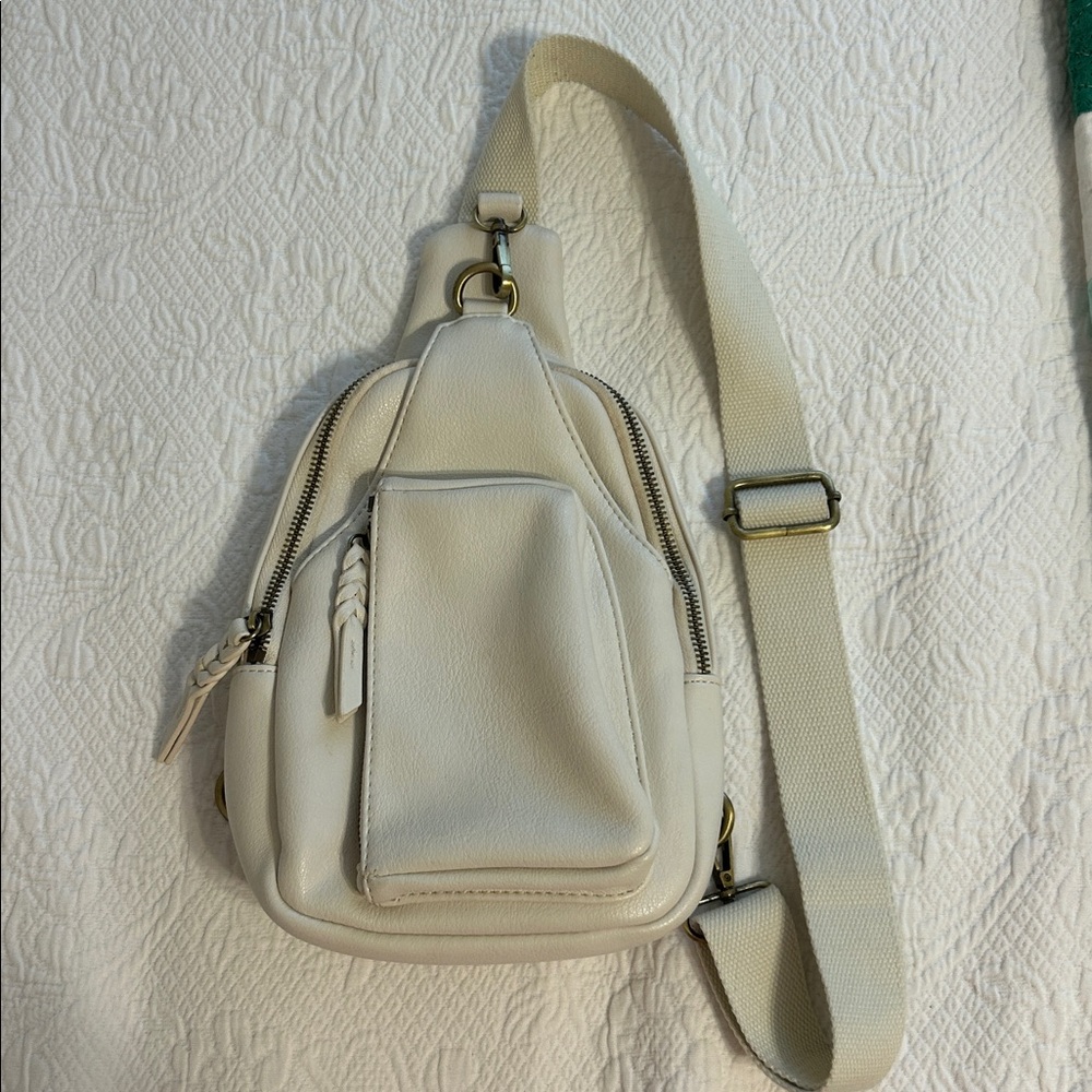 Urban Expressions Cream Crossbody Bag